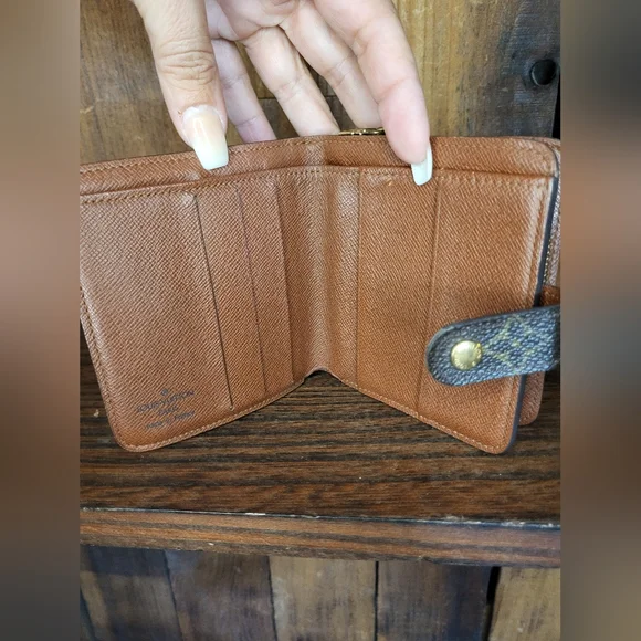 Louis Vuitton Bifold Zip Monogram Compact Wallet